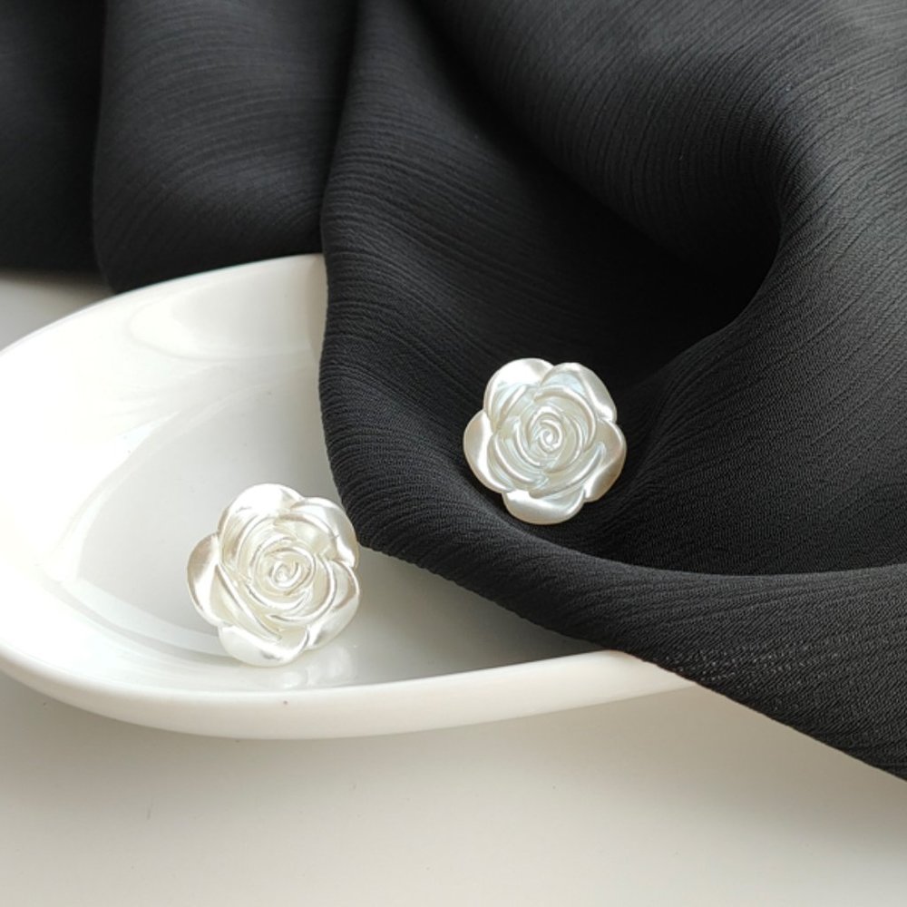 💙💕💕Last one Pearl Flower Stud Earrings - Picture 4 of 11